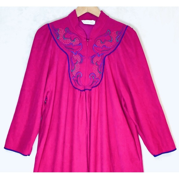 Vtg Embroidered Lounge Dress Magenta Pink Boho Hostess Caftan 70/80s Vanity Fair - Picture 9 of 10